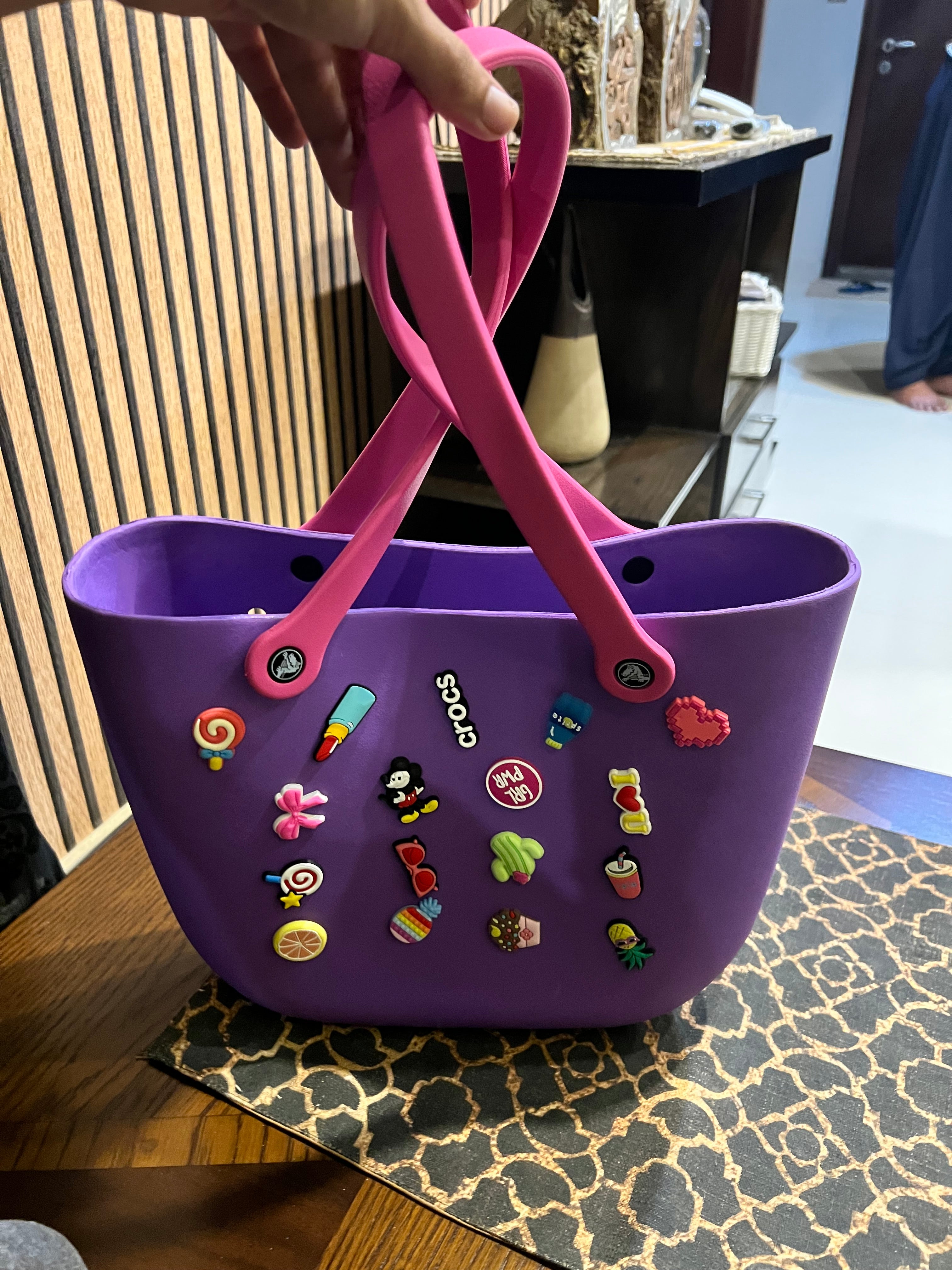 Crocs Tote Bag with Colorful Charms – Fun & Stylish