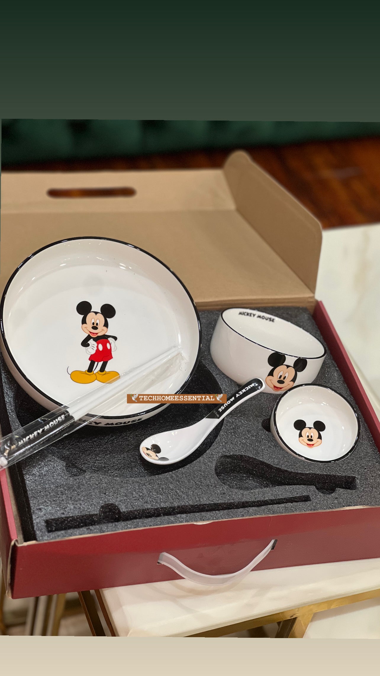 Disney Magic Mickey Mouse Ceramic Dinner Set (5-Piece Gift Box)